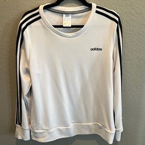 Large woman Adidas sweatshirt
